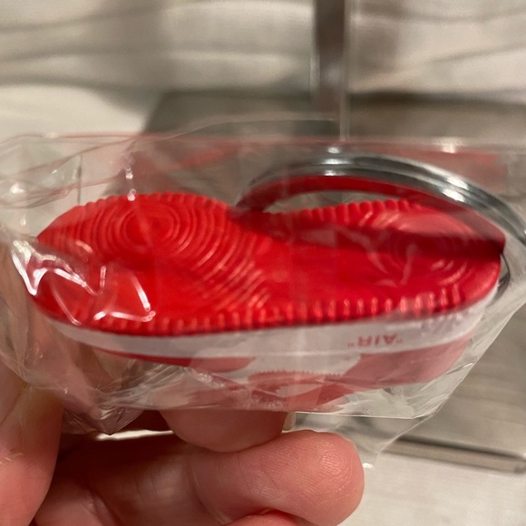 Mini Nike Sneaker Keychain/Purse Bag Charm New - Picture 2 of 4